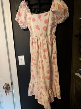 Cream Maxi Dress with Pink Shell Print L MATCHING